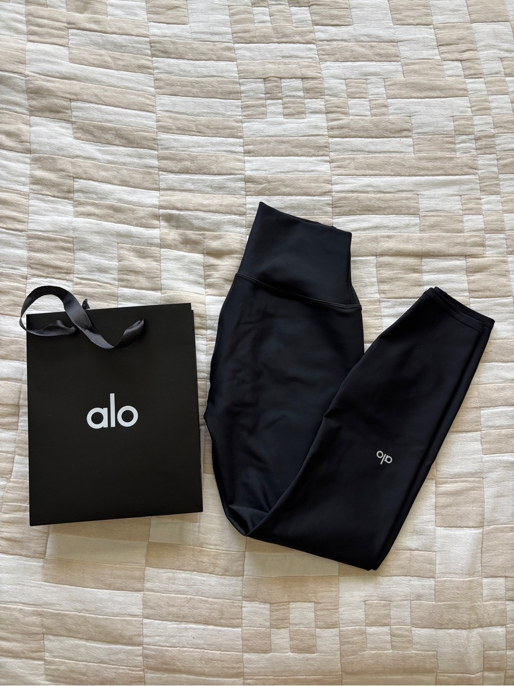 ALO Yoga 7/8 high waist airlift leggings black